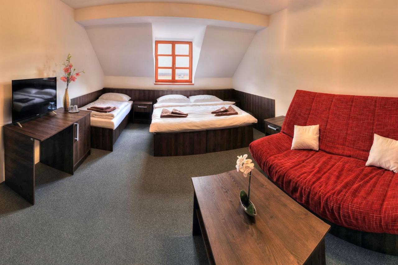Hotel Štiřínská stodola u Prahy Kamenice Exterior foto