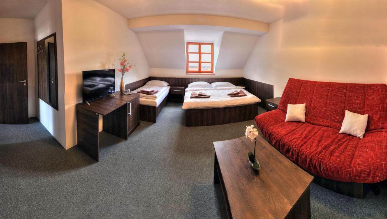 Hotel Štiřínská stodola u Prahy Kamenice Exterior foto