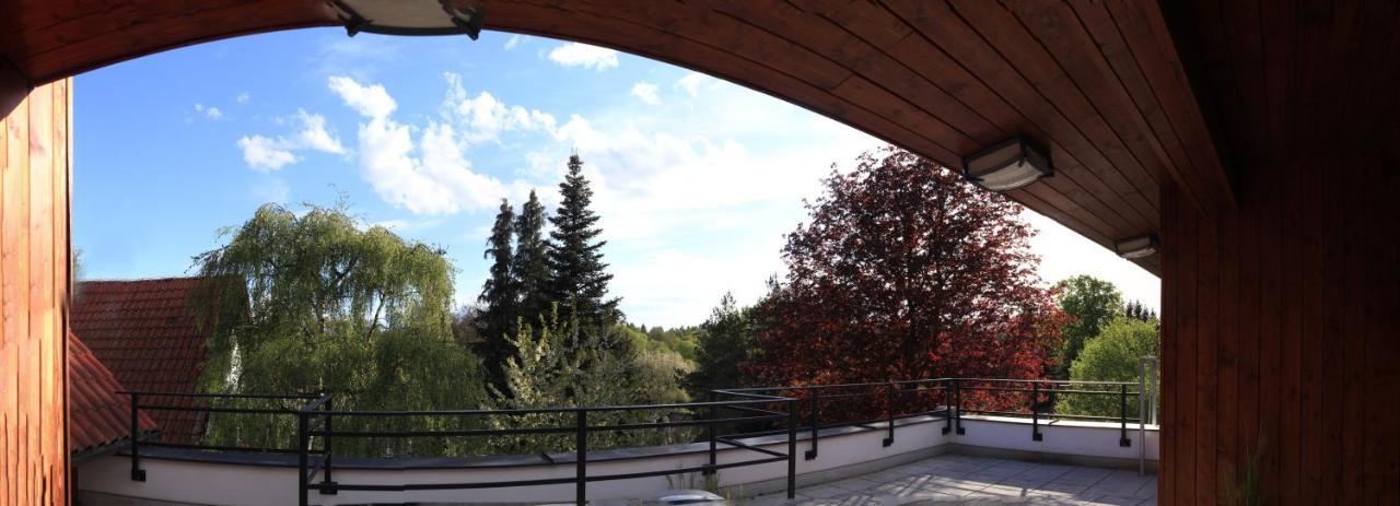 Hotel Štiřínská stodola u Prahy Kamenice Exterior foto