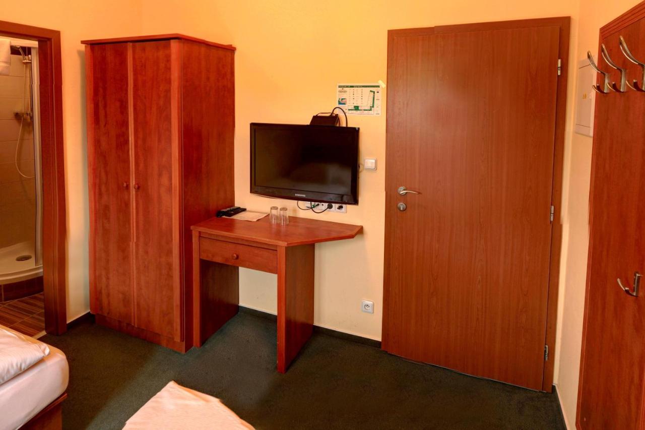Hotel Štiřínská stodola u Prahy Kamenice Exterior foto