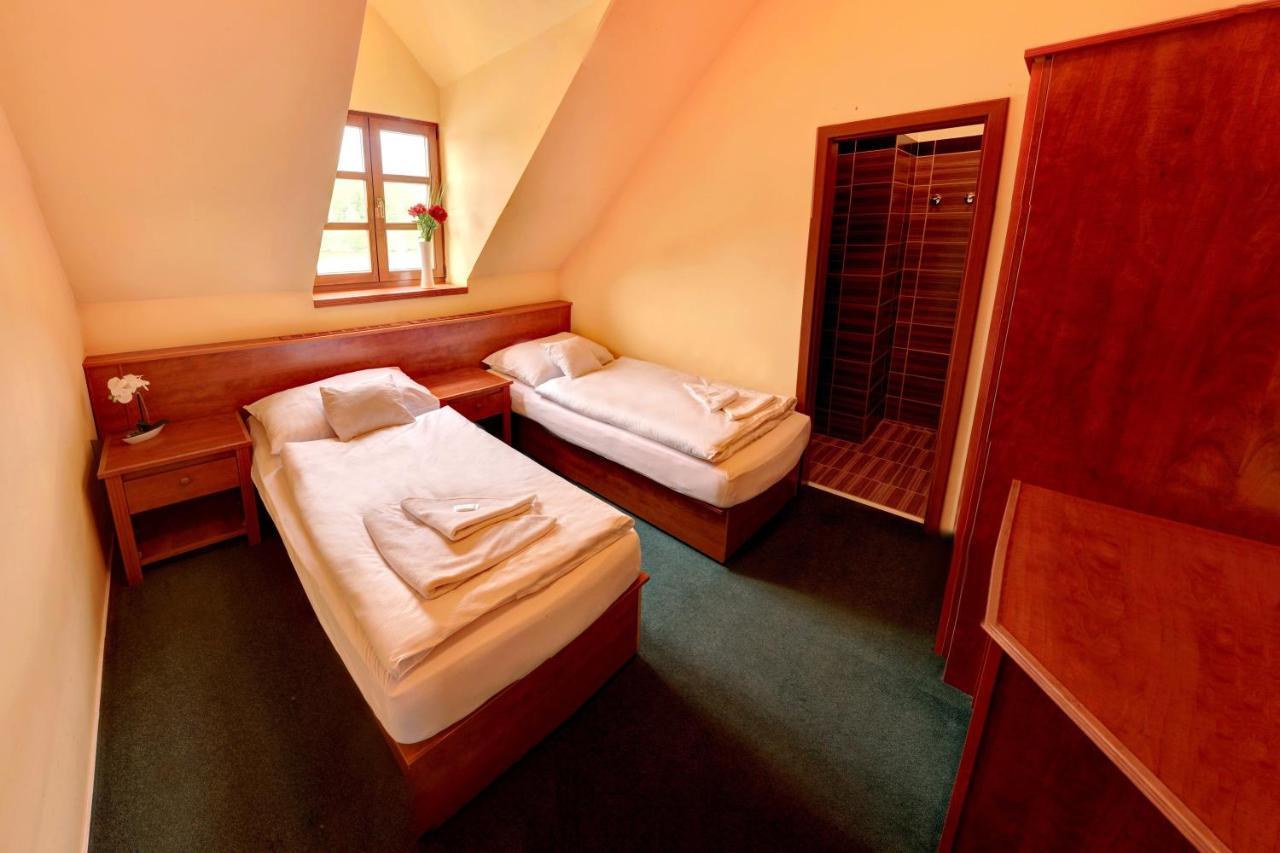 Hotel Štiřínská stodola u Prahy Kamenice Exterior foto